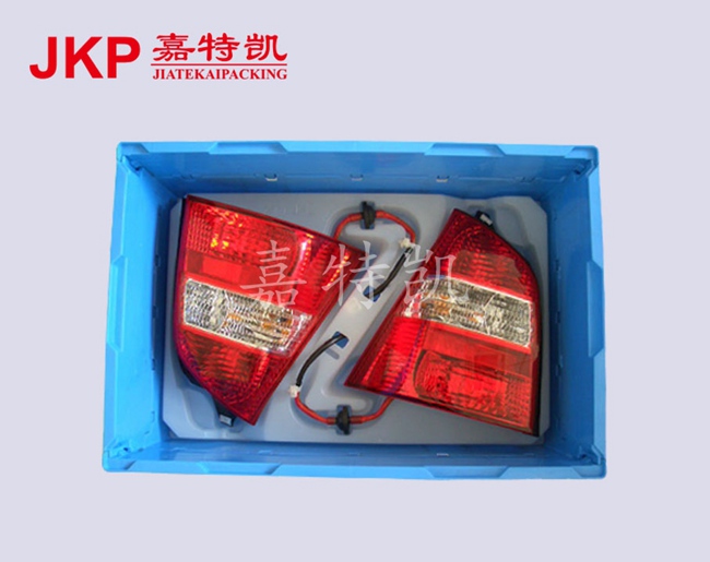 汽車尾燈吸塑隔闆