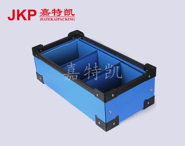 中空闆箱+隔闆+底部包角